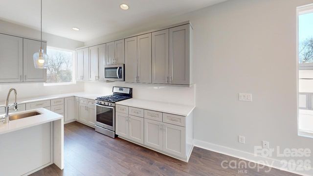 423 Coxe Avenue, Charlotte, NC 28208