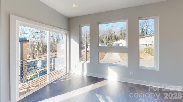 423 Coxe Avenue, Charlotte, NC 28208