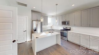 423 Coxe Avenue, Charlotte, NC 28208