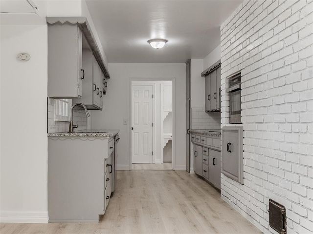 2833 Chaucer Drive, Oklahoma City, OK 73120