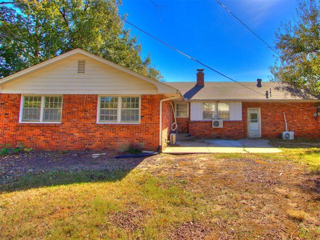 2833 Chaucer Drive, Oklahoma City, OK 73120