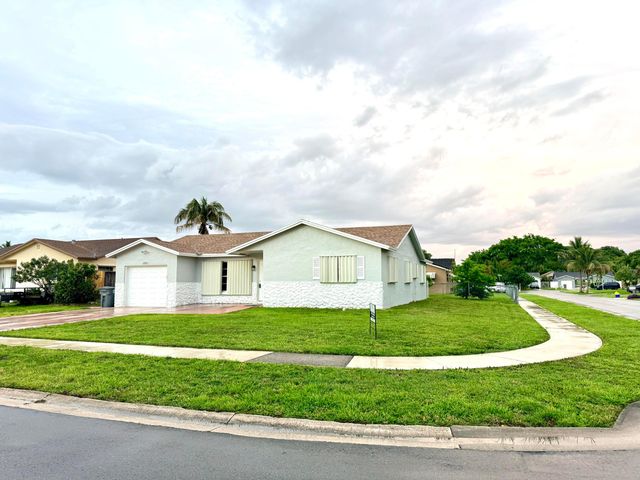 22800 SW 54th Way, Boca Raton, FL 33433