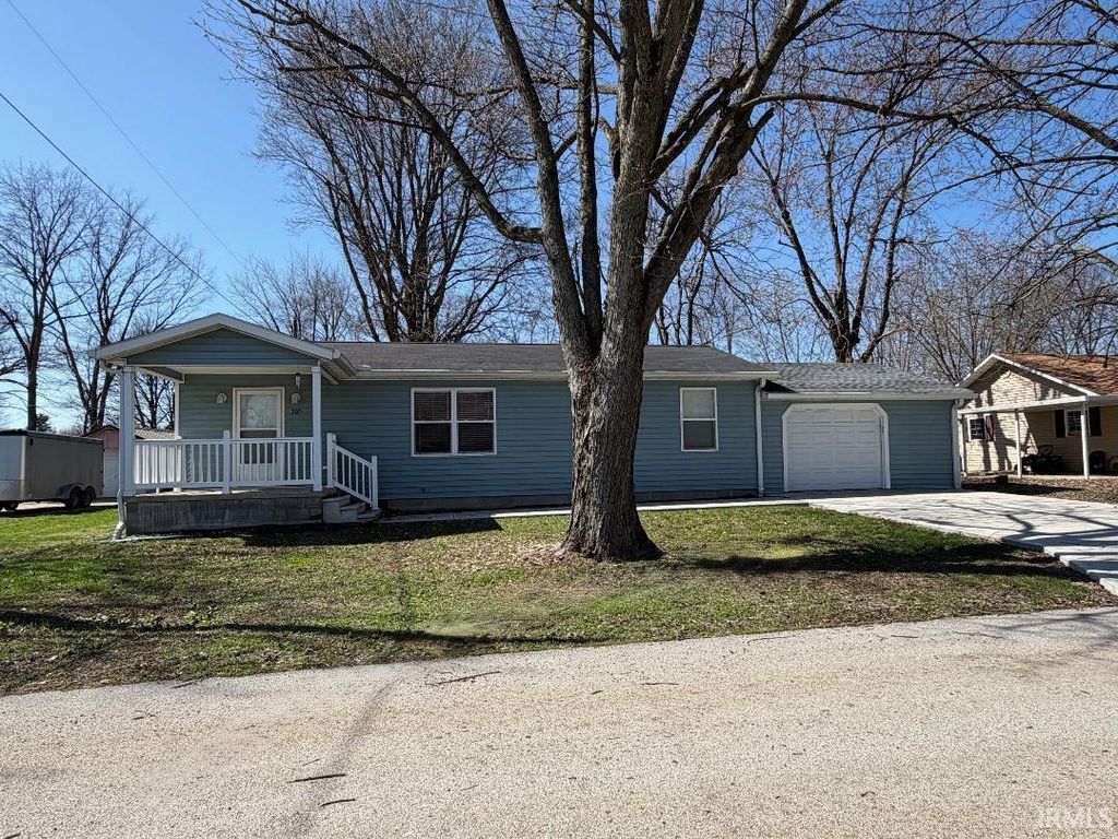 205 E Lewis Street, Carlisle, IN 47838