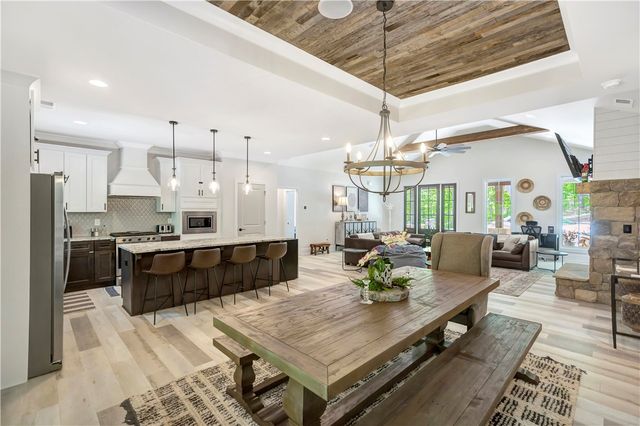 102 Jocassee Falls Road, Salem, SC 29676