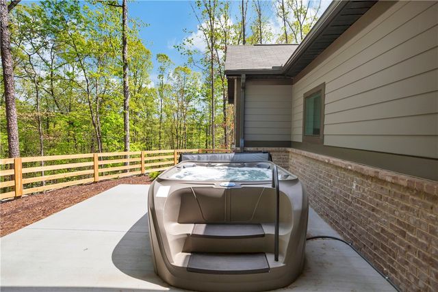 102 Jocassee Falls Road, Salem, SC 29676