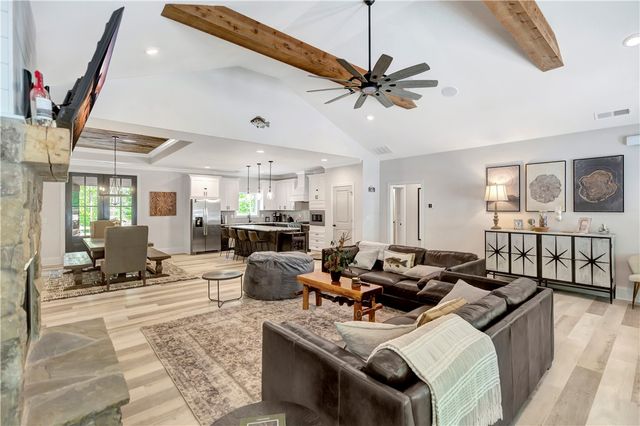 102 Jocassee Falls Road, Salem, SC 29676