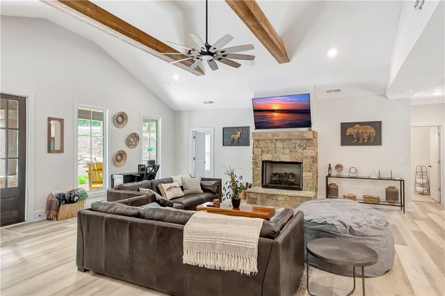 102 Jocassee Falls Road, Salem, SC 29676