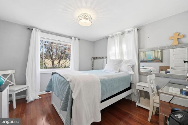 2022 S MONROE ST S, Arlington, VA 22204