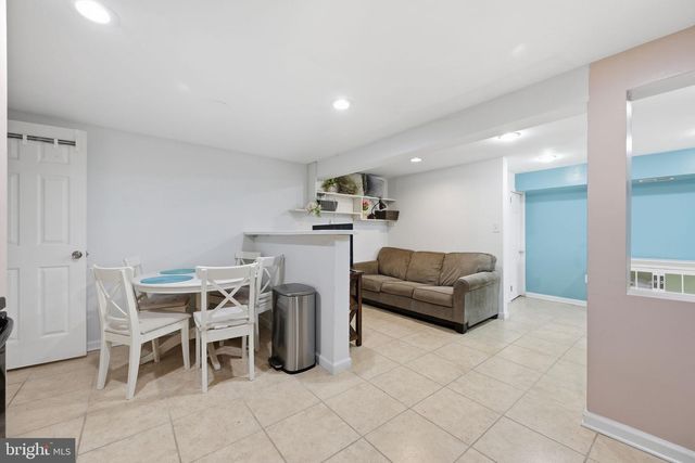 2022 S MONROE ST S, Arlington, VA 22204