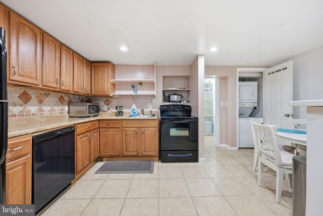 2022 S MONROE ST S, Arlington, VA 22204