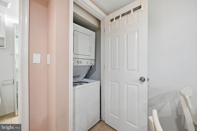 2022 S MONROE ST S, Arlington, VA 22204