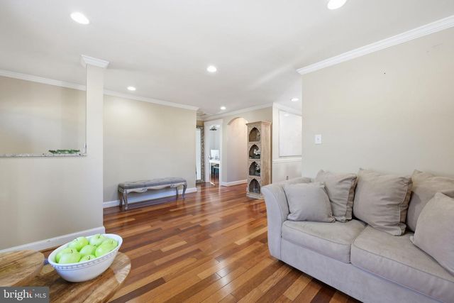 2022 S MONROE ST S, Arlington, VA 22204