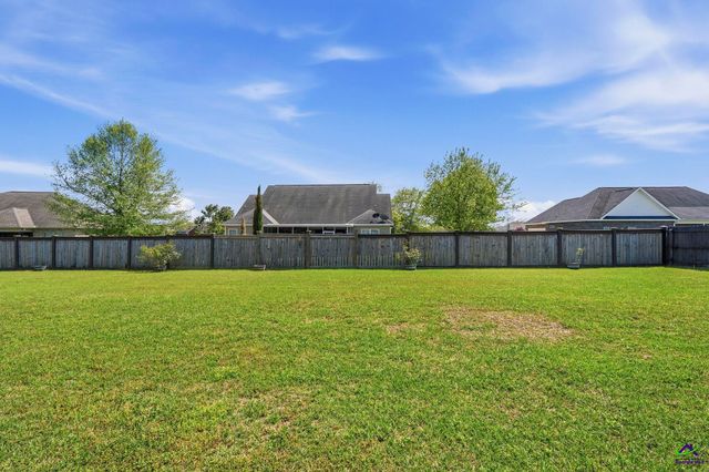274 Hathersage Drive, Kathleen, GA 31047