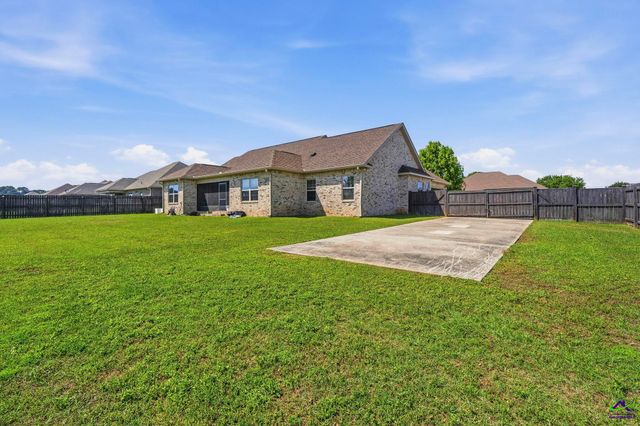 274 Hathersage Drive, Kathleen, GA 31047
