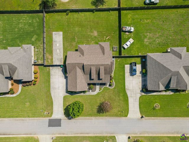 274 Hathersage Drive, Kathleen, GA 31047