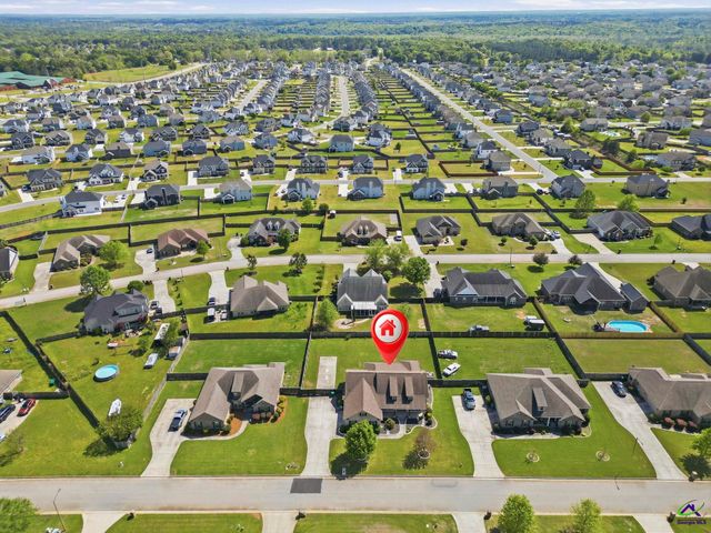 274 Hathersage Drive, Kathleen, GA 31047