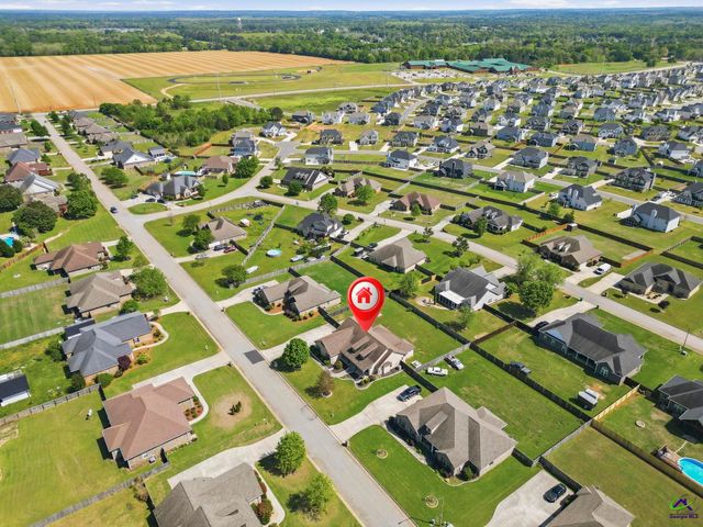274 Hathersage Drive, Kathleen, GA 31047