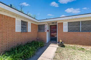 127 BAILEY Avenue, Dumas, TX 79029