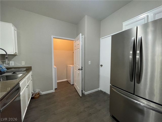 10001 Peace Way 1327, Las Vegas, NV 89147