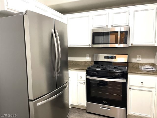 10001 Peace Way 1327, Las Vegas, NV 89147
