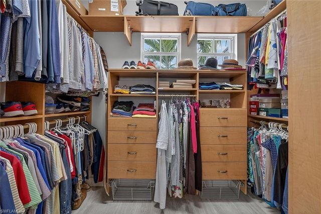 580 Avellino Isles CIR 201, Naples, FL 34119