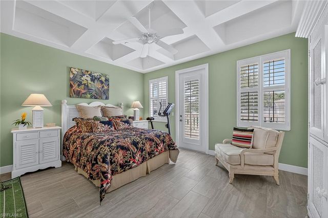 580 Avellino Isles CIR 201, Naples, FL 34119