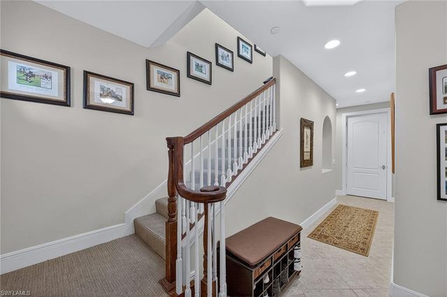 580 Avellino Isles CIR 201, Naples, FL 34119