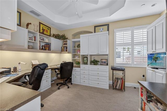 580 Avellino Isles CIR 201, Naples, FL 34119