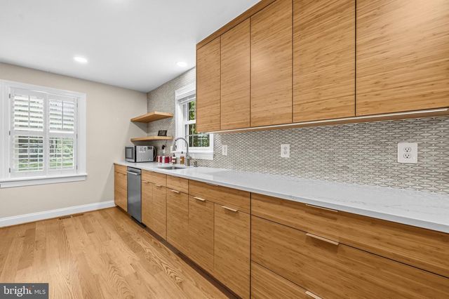 9304 STUART AVE, Manassas, VA 20110