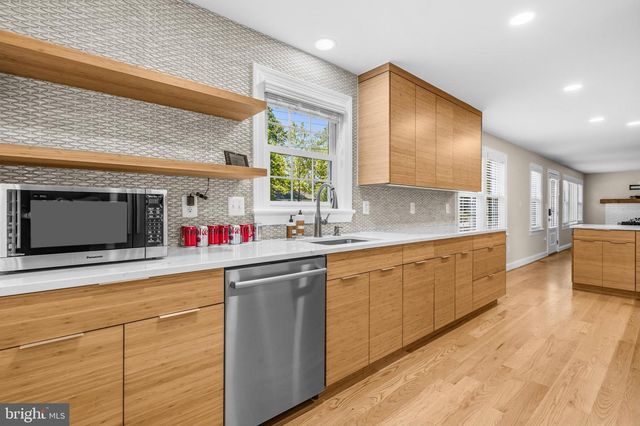 9304 STUART AVE, Manassas, VA 20110