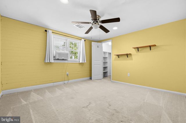 9304 STUART AVE, Manassas, VA 20110