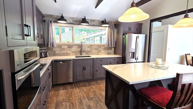 19 Avon Rd, Norwood, MA 02062