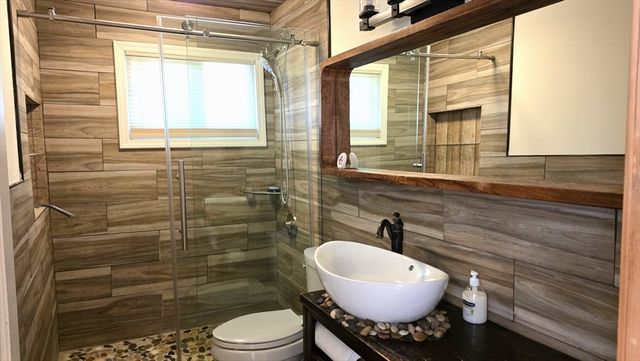 19 Avon Rd, Norwood, MA 02062