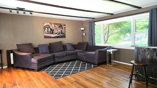 19 Avon Rd, Norwood, MA 02062