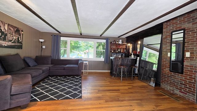 19 Avon Rd, Norwood, MA 02062
