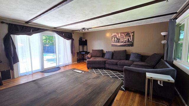 19 Avon Rd, Norwood, MA 02062