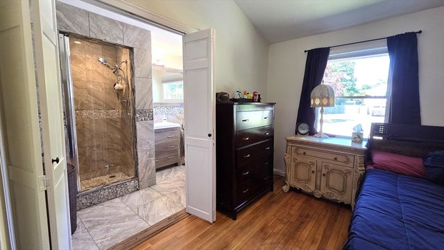 19 Avon Rd, Norwood, MA 02062