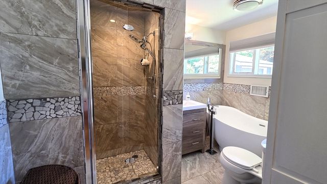 19 Avon Rd, Norwood, MA 02062