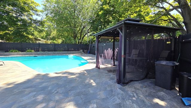 19 Avon Rd, Norwood, MA 02062