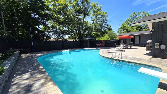 19 Avon Rd, Norwood, MA 02062
