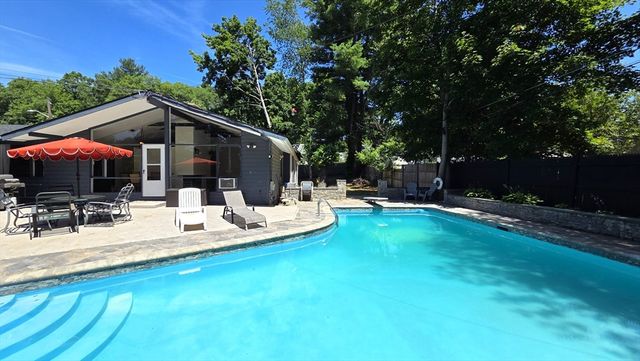 19 Avon Rd, Norwood, MA 02062