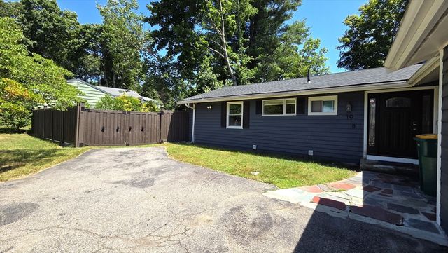 19 Avon Rd, Norwood, MA 02062