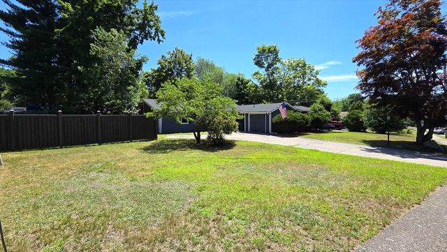 19 Avon Rd, Norwood, MA 02062