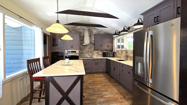 19 Avon Rd, Norwood, MA 02062