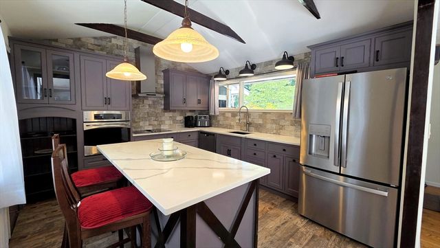 19 Avon Rd, Norwood, MA 02062