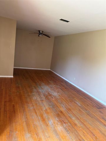 7301 Hummingbird Lane, Texas City, TX 77591