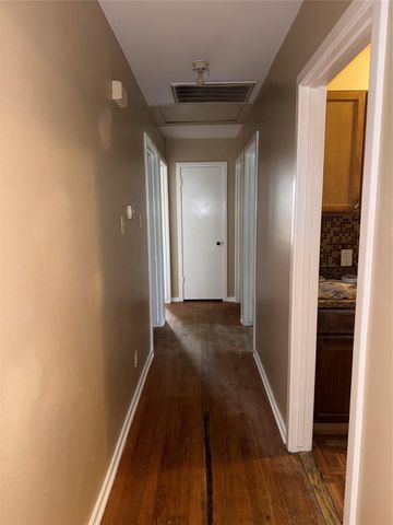 7301 Hummingbird Lane, Texas City, TX 77591