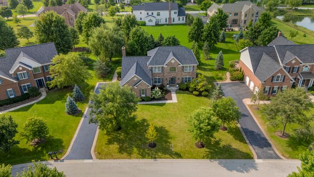 15 Glacier Circle, South Barrington, IL 60010