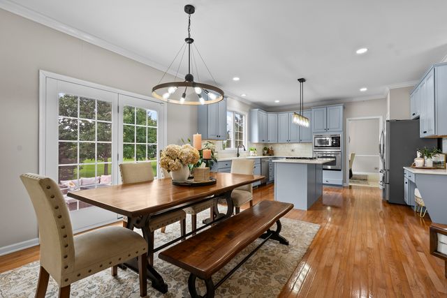 15 Glacier Circle, South Barrington, IL 60010