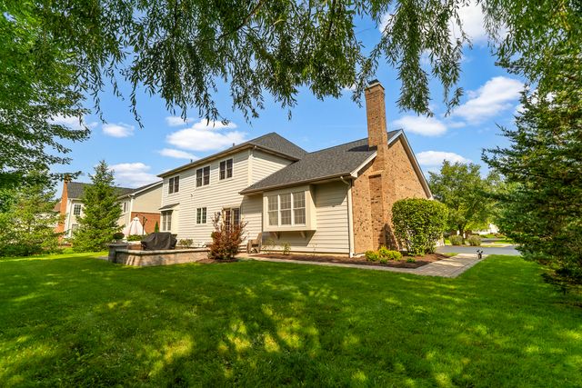 15 Glacier Circle, South Barrington, IL 60010